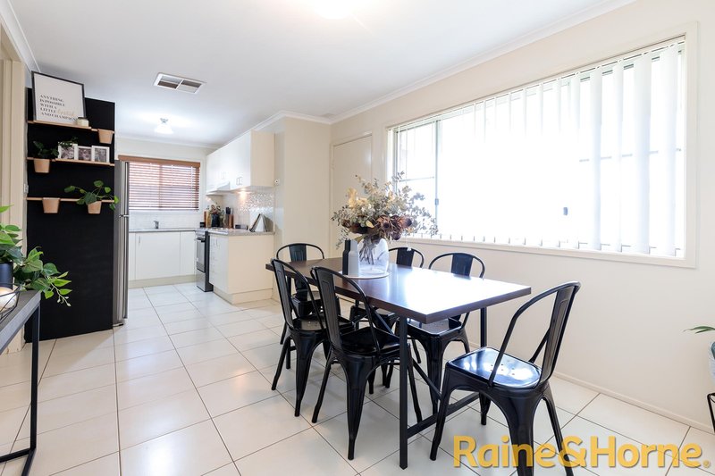 Photo - 34 Spears Drive, Dubbo NSW 2830 - Image 4