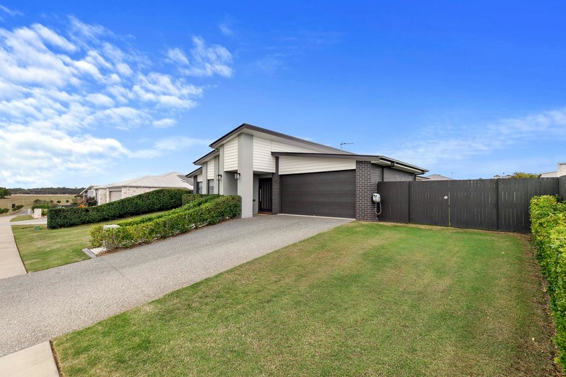 Photo - 34 Spring Way, Nikenbah QLD 4655 - Image 29