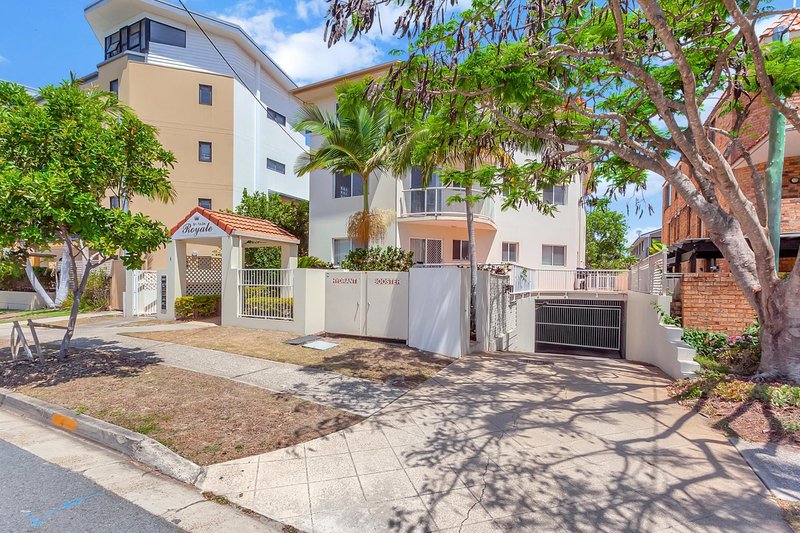 Photo - 3/4 St Kilda Avenue, Broadbeach QLD 4218 - Image 4