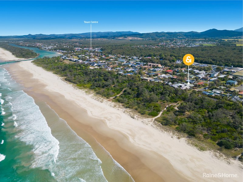 34 Surfside Crescent, Pottsville NSW 2489