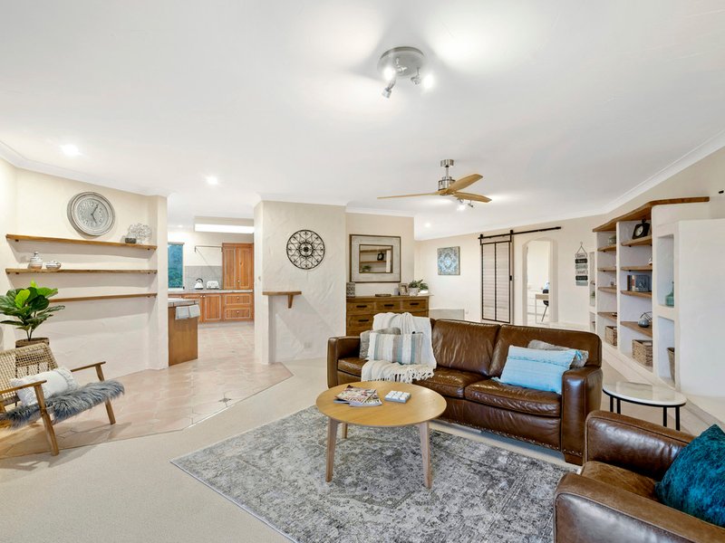 Photo - 34 Swanbourne Way, Elanora QLD 4221 - Image 2