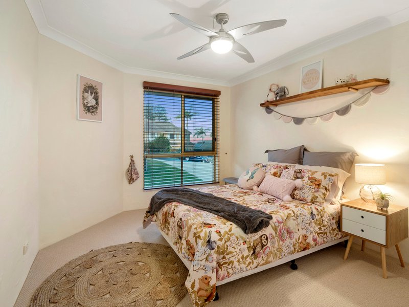 Photo - 34 Swanbourne Way, Elanora QLD 4221 - Image 19