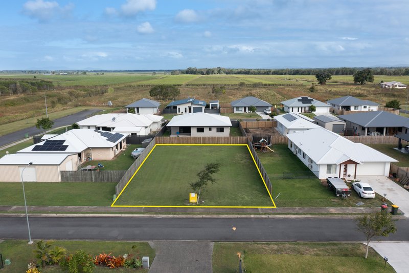 Photo - 34 Tamarind Crescent, Proserpine QLD 4800 - Image 3