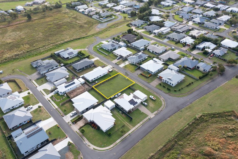 Photo - 34 Tamarind Crescent, Proserpine QLD 4800 - Image 9