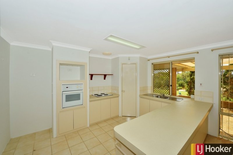 Photo - 34 Tamarisk Drive, Halls Head WA 6210 - Image 12