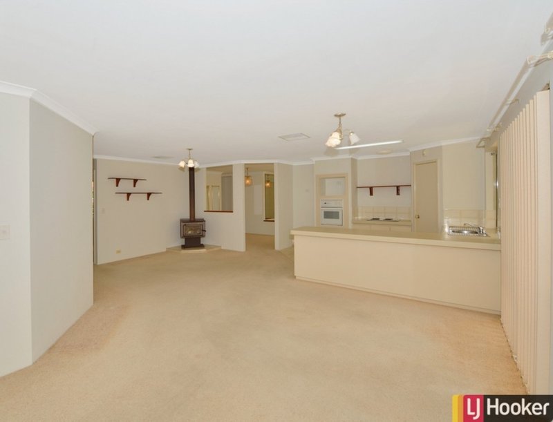 Photo - 34 Tamarisk Drive, Halls Head WA 6210 - Image 15