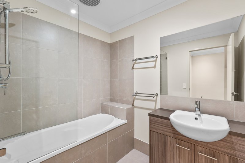 Photo - 3/4 Tea Trees Avenue, Springfield Lakes QLD 4300 - Image 8