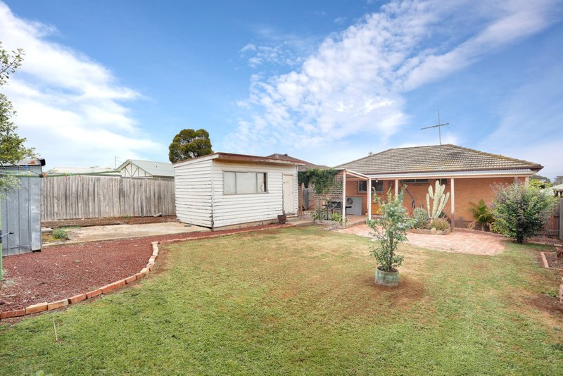 Photo - 34 Tern Court, Melton VIC 3337 - Image 3