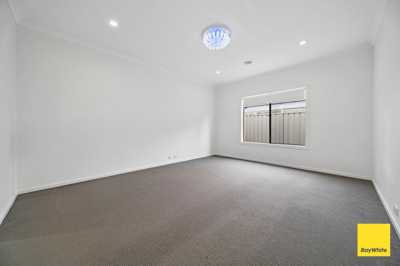 Photo - 34 The Boulevard, White Hills VIC 3550 - Image 9