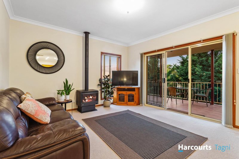 Photo - 34 The Oaks Parade, Aberfoyle Park SA 5159 - Image 5