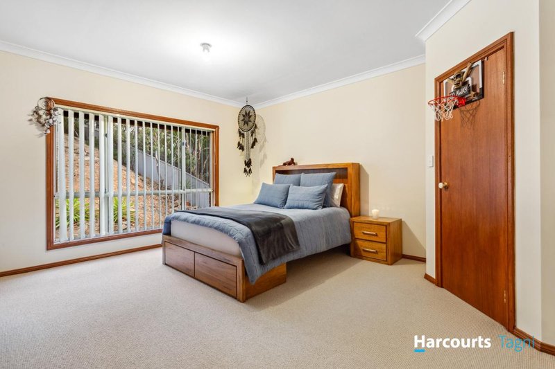 Photo - 34 The Oaks Parade, Aberfoyle Park SA 5159 - Image 16