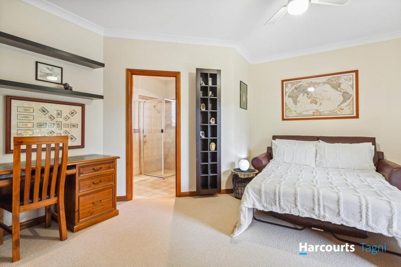 Photo - 34 The Oaks Parade, Aberfoyle Park SA 5159 - Image 20