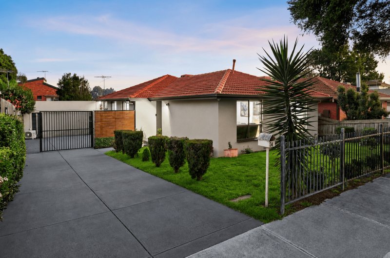 Photo - 34 Thompson Circuit, Mill Park VIC 3082 - Image 1