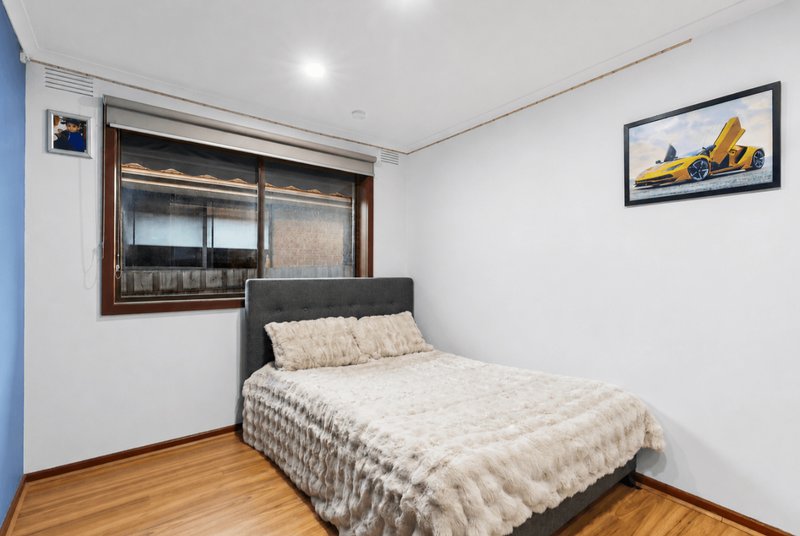 Photo - 34 Thompson Circuit, Mill Park VIC 3082 - Image 6