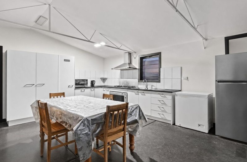 Photo - 34 Thompson Circuit, Mill Park VIC 3082 - Image 7