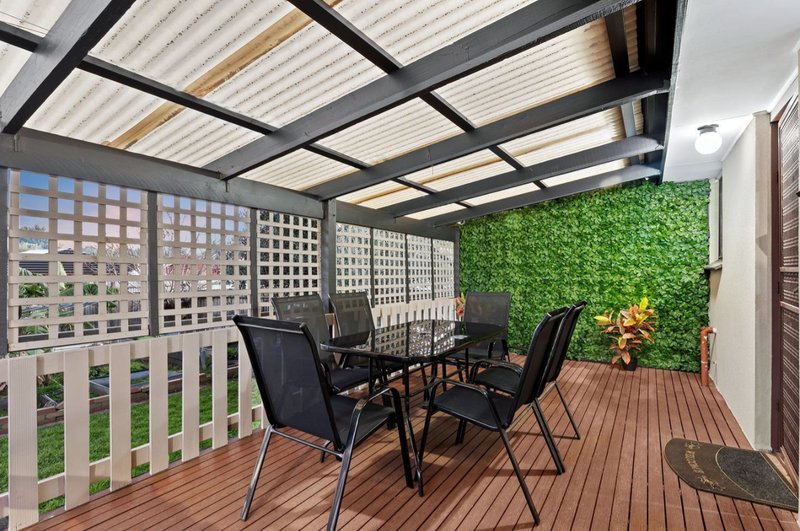 Photo - 34 Thompson Circuit, Mill Park VIC 3082 - Image 10