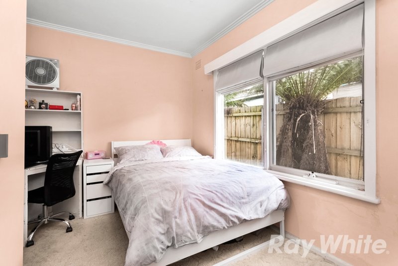 Photo - 34 Tobias Avenue, Glen Waverley VIC 3150 - Image 6