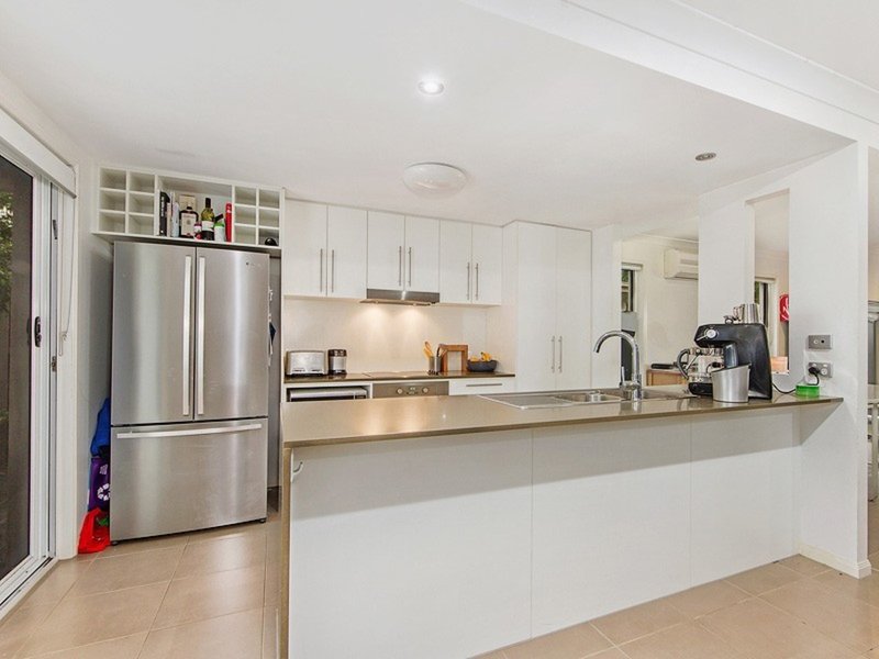 Photo - 34 Tours Way, Burleigh Waters QLD 4220 - Image 3