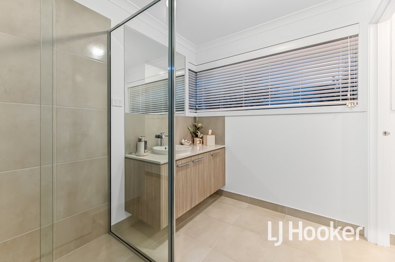 Photo - 34 Tulliallan Boulevard, Cranbourne North VIC 3977 - Image 15