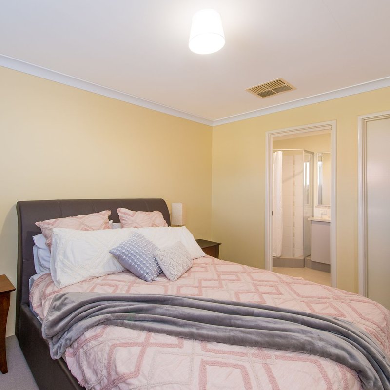 Photo - 34 Twilight Mews, Aubin Grove WA 6164 - Image 4