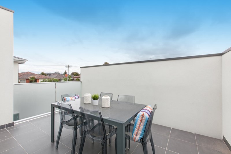 Photo - 3/4 Valencia Street, Glenroy VIC 3046 - Image 8