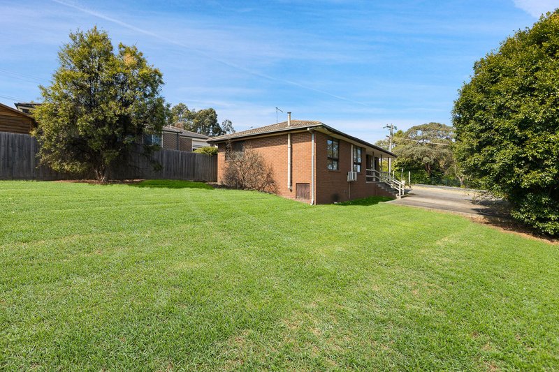 Photo - 34 View Point Drive, Chirnside Park VIC 3116 - Image 15