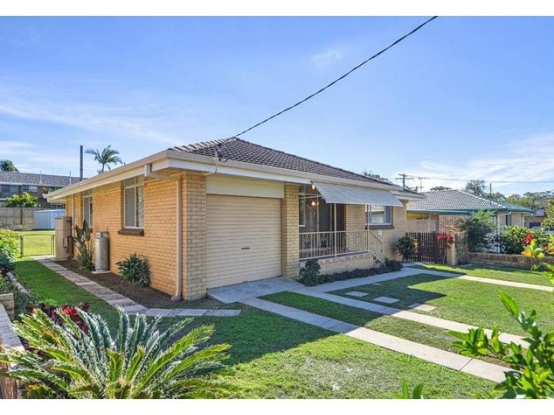 Photo - 34 Waratah Drive, Clontarf QLD 4019 - Image 2