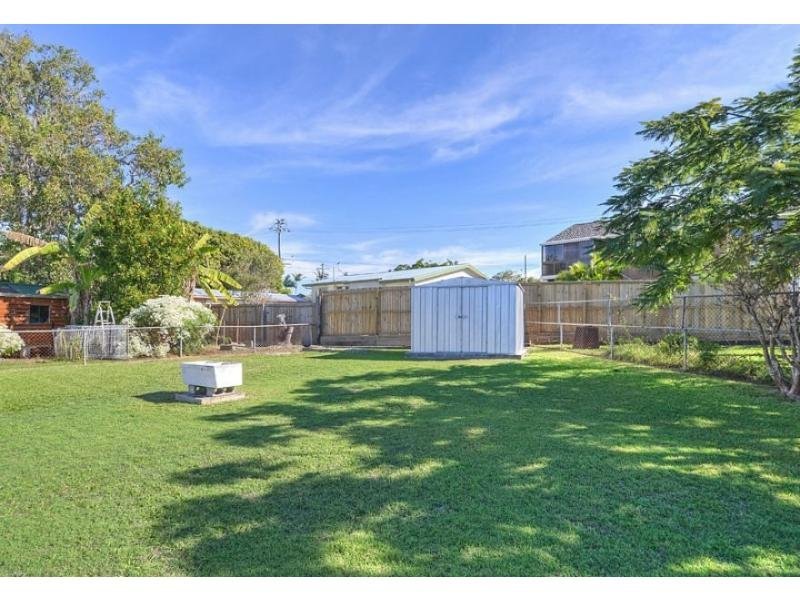 Photo - 34 Waratah Drive, Clontarf QLD 4019 - Image 11