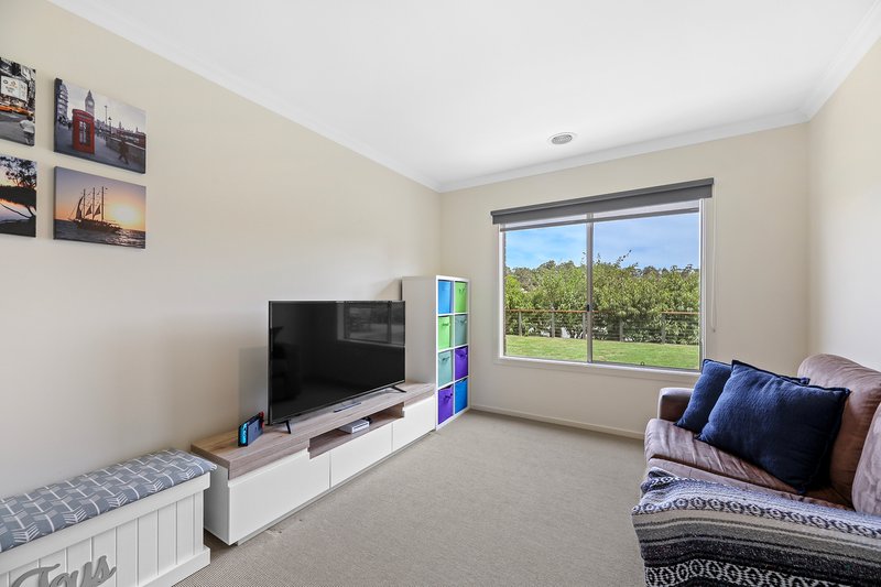 Photo - 34 Waterside Drive, Drouin VIC 3818 - Image 15