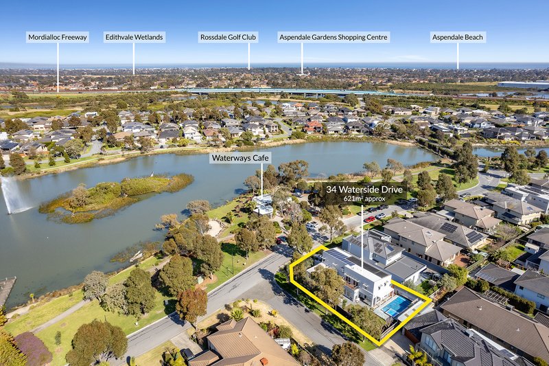 Photo - 34 Waterside Drive, Waterways VIC 3195 - Image 2