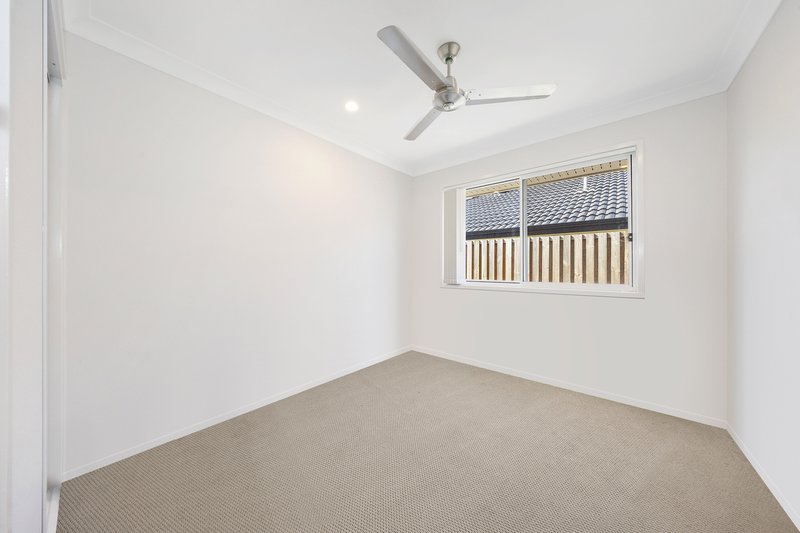 Photo - 34 Wicker Road, Park Ridge QLD 4125 - Image 10