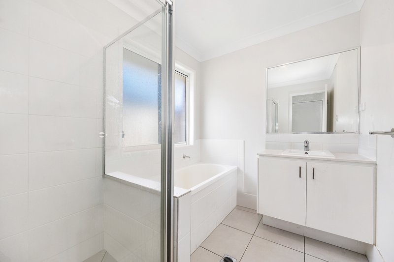 Photo - 34 Wicker Road, Park Ridge QLD 4125 - Image 11