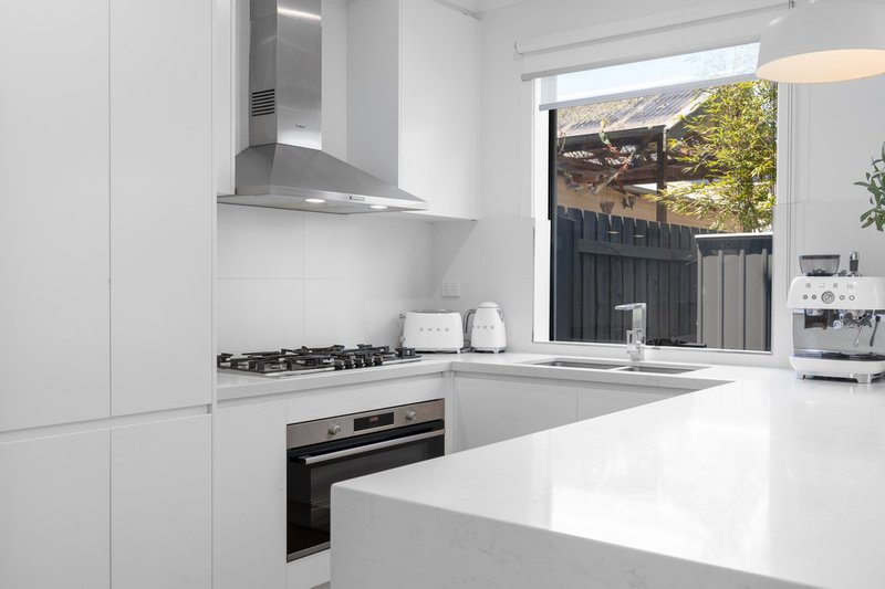 Photo - 3/4 Williams Street, Mentone VIC 3194 - Image 3