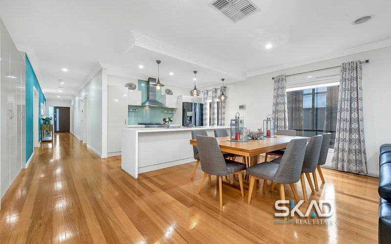 Photo - 34 Wisteria Avenue, Craigieburn VIC 3064 - Image 4