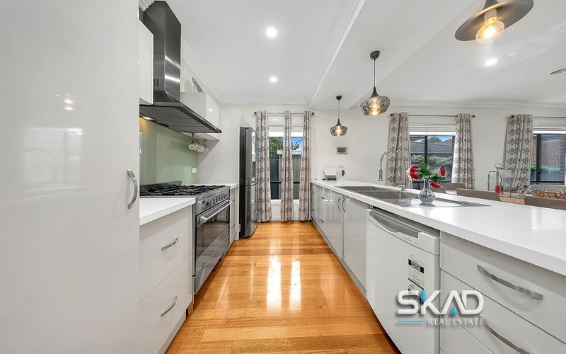Photo - 34 Wisteria Avenue, Craigieburn VIC 3064 - Image 10