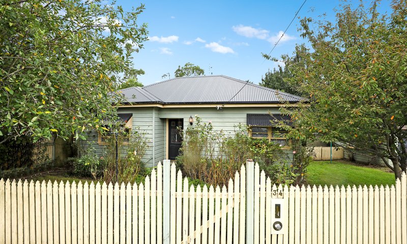 Photo - 34 Yarrawa Street, Moss Vale NSW 2577 - Image 1