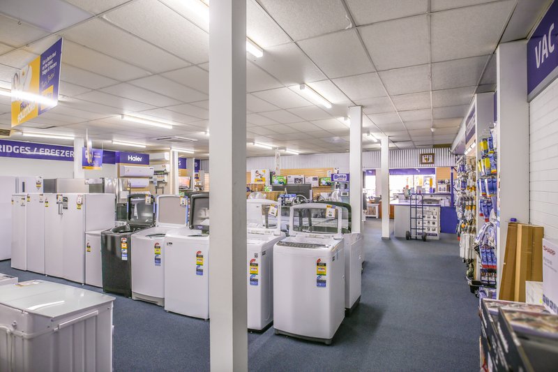 Photo - 340 George Street, Deniliquin NSW 2710 - Image 6