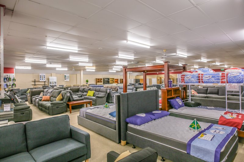 Photo - 340 George Street, Deniliquin NSW 2710 - Image 8