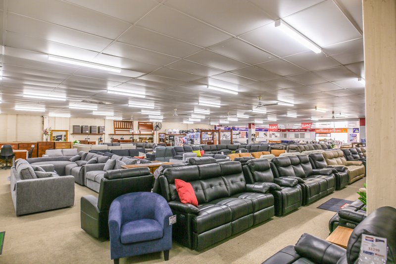 Photo - 340 George Street, Deniliquin NSW 2710 - Image 10