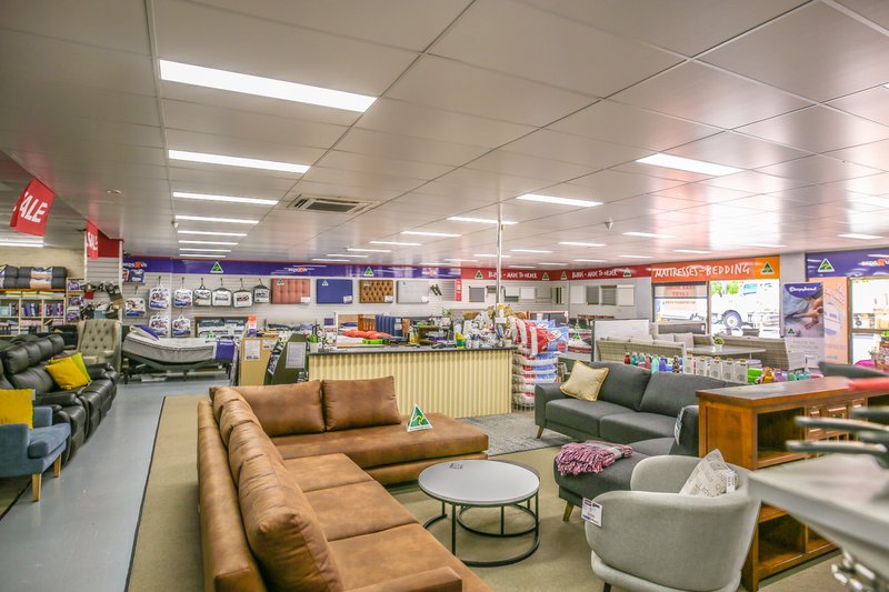 Photo - 340 George Street, Deniliquin NSW 2710 - Image 11