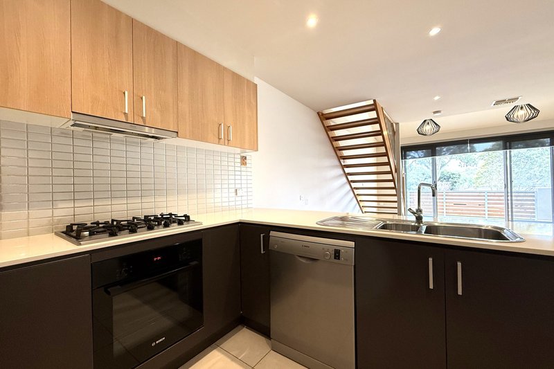 Photo - 3/40 Springthorpe Boulevard, Macleod VIC 3085 - Image 5