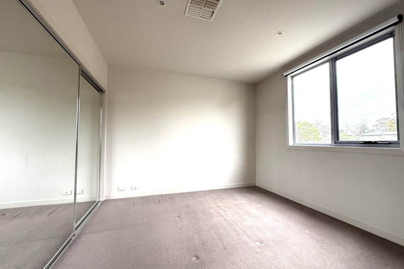 Photo - 3/40 Springthorpe Boulevard, Macleod VIC 3085 - Image 8