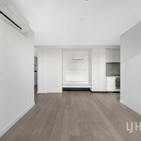 Photo - 3405/81 A'Beckett Street, Melbourne VIC 3000 - Image 2