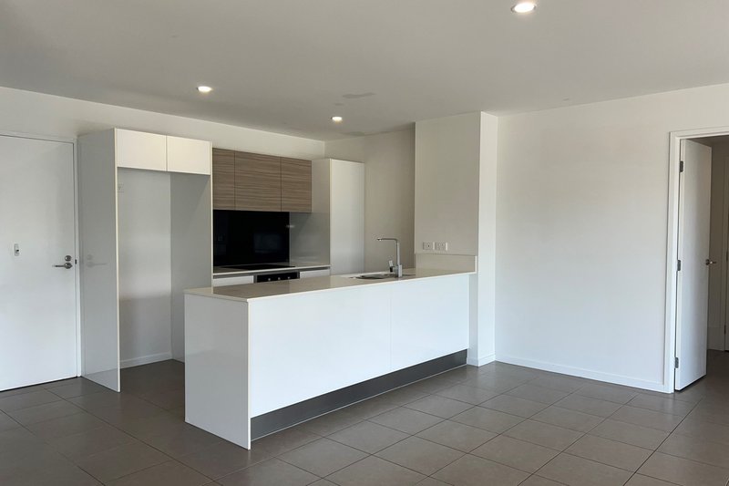 Photo - 3408/1-7 Waterford Court, Bundall QLD 4217 - Image 3