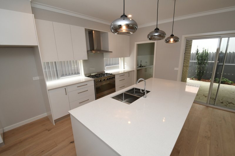 Photo - 340C Howick Street, Bathurst NSW 2795 - Image 2