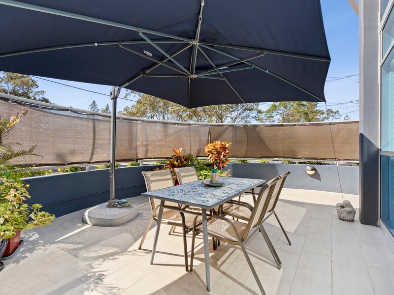 Photo - 3/41-43 Marine Parade, Redcliffe QLD 4020 - Image 6