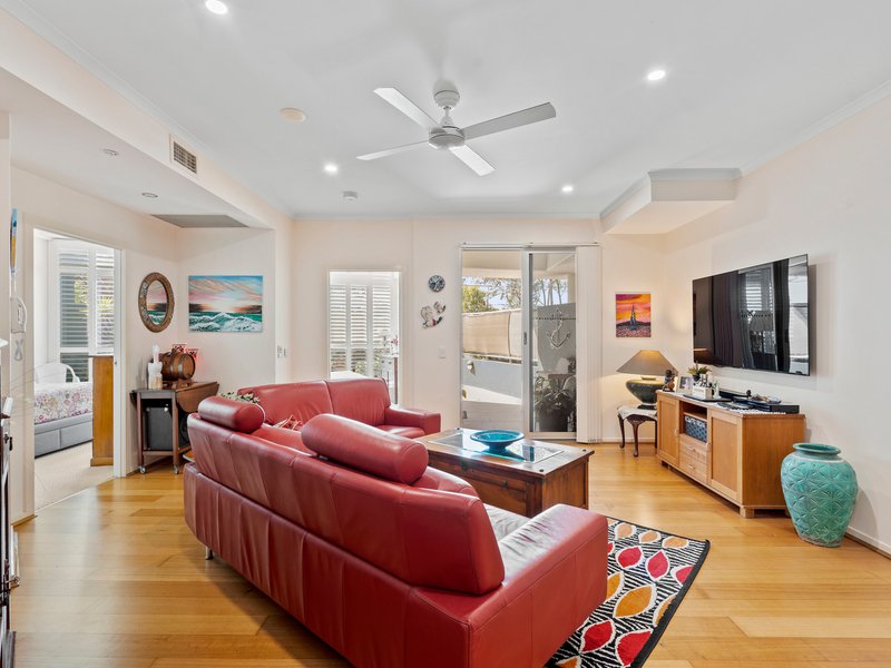 Photo - 3/41-43 Marine Parade, Redcliffe QLD 4020 - Image 14