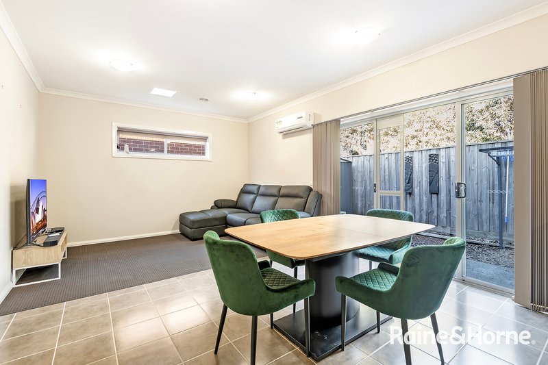 Photo - 3/41-45 Valencia Circuit, Cranbourne VIC 3977 - Image 8