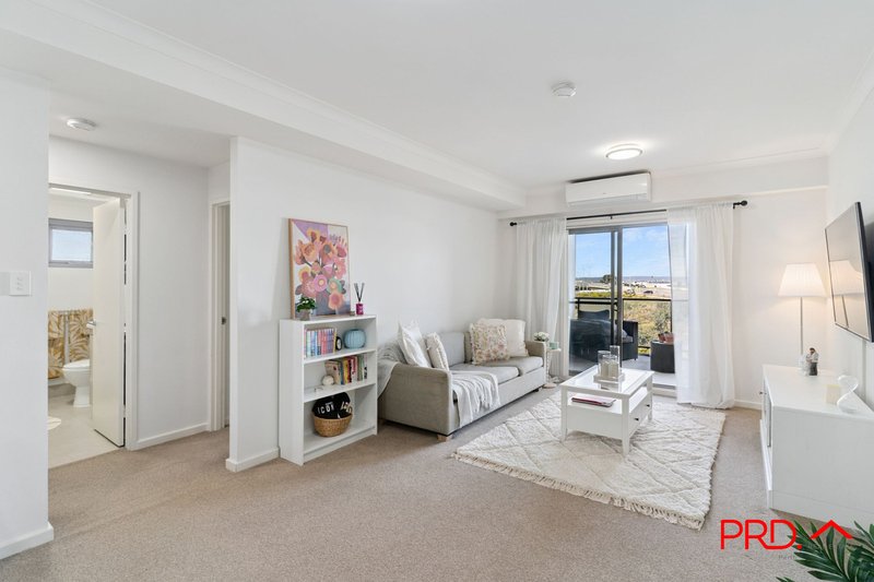 Photo - 34/1 Kentucky Court, Cockburn Central WA 6164 - Image 3