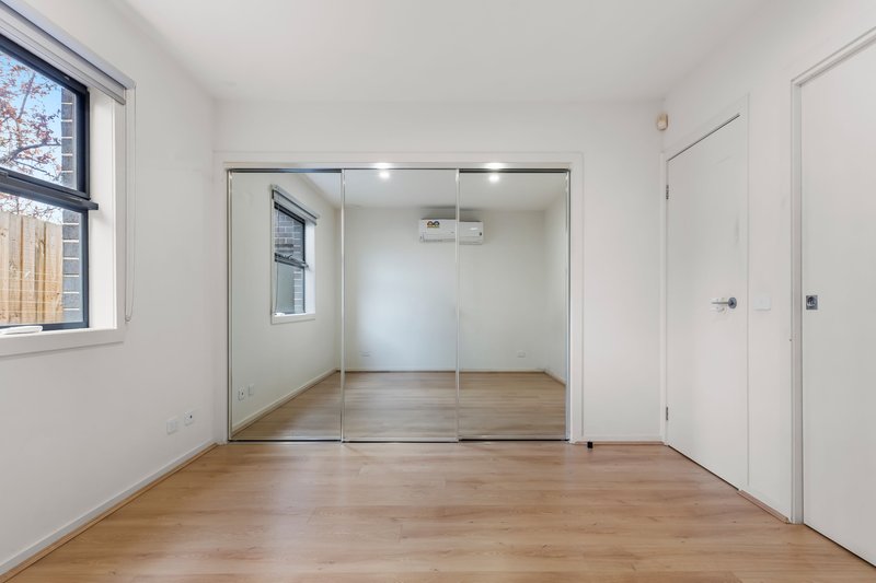 Photo - 3/41 Pennell Avenue, St Albans VIC 3021 - Image 4